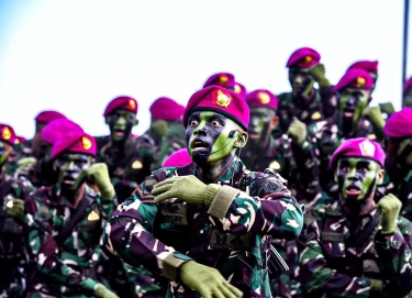 Lima Tahap Latihan Keras Para Prajurit Korps Marinir Sebelum Dibaret Ungu oleh Dankormar