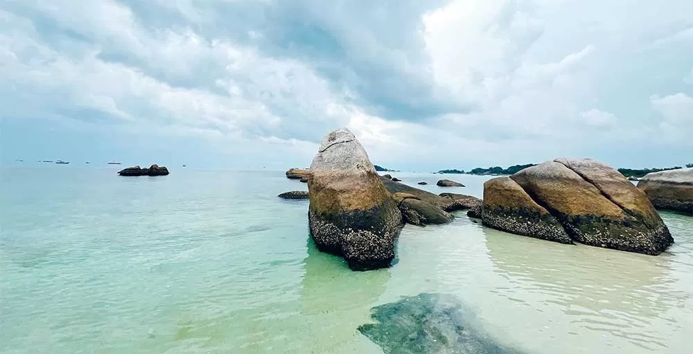 Menikmati Sensasi Island Hopping dan Seluruh Atraksi Alam Negeri Laskar Pelangi di Belitung