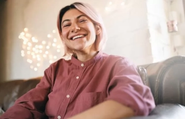 Belajar Mengatakan 'Tidak': 6 Kebiasaan Perempuan yang Memutuskan Hubungan dengan Orang Toxic Seiring Bertambahnya Usia