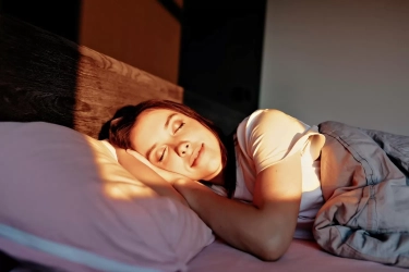 Mengungkap Manfaat dan Risiko antara Tidur Miring Kiri dan Kanan, Mana yang Lebih Baik?
