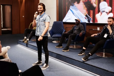 Terbukti Manfaatnya, Inilah 5 Alasan Anda Harus Meningkatkan Kemampuan Public Speaking