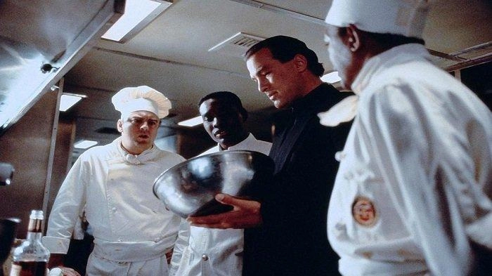 Sinopsis Film Under Siege 2: Dark Territory, Tayang Malam Ini di Bioskop Trans TV