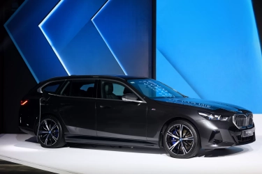 Cuma 25 Unit, BMW Luncurkan Estate Listrik i5 Touring di Indonesia, Ini Spesifikasinya