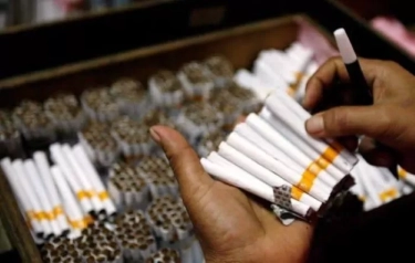 DPR Minta Kemenkes Tinjau Kembali PP 28/2024 dan RPMK Terkait Kemasan Rokok