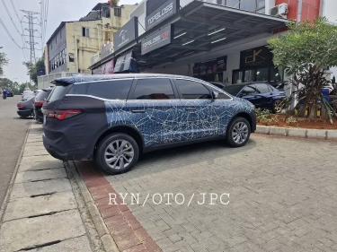 Tertangkap Kamera! Mobil Listrik Baru Aletra Sedang Diuji Jalan di Indonesia, Begini Wujudnya