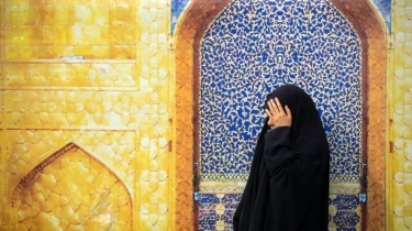Senator AS Serang Kepala Lembaga Pemikir Perempuan Muslim saat Sidang Kongres: 'Sembunyikan Kepalamu di Dalam Kantong!'