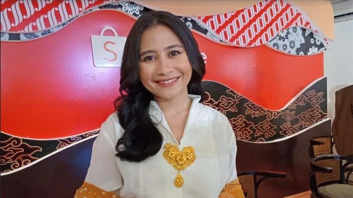 Pengakuan Prilly Latuconsina di Balik Keceriaannya,Lelah dan Sedih Tapi Tak Bisa Mengungkapkan