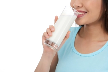 Apakah Minum Susu pada Pagi Hari Lebih Sehat daripada Malam Hari? Ini Penjelasan Ahli Gizi