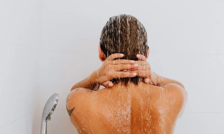 Bahayanya Mandi Saat Malam Hari, Salah Satunya Bisa Picu Serangan Hipotermia