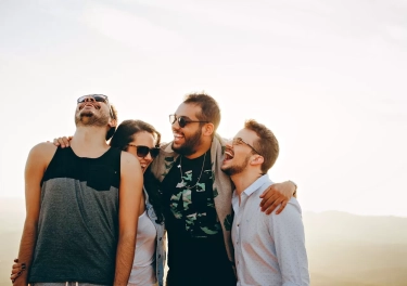 Tanda-Tanda Kamu Punya Kepribadian Ambivert: Bukan Ekstrovert, Bukan Introvert, Tapi Gabungan dari Keduanya?