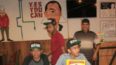 Roy Suryo Ungkap Keanehan Lain Gibran Rakabuming Sejak Dulu: Ketahuan Pajang Ilustrasi Illuminati di Kedai Markobar