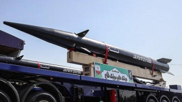 Angkatan Bersenjata Iran Pamer Rudal Hipersonik dan Drone Terbaru dalam Agenda 'Menghukum' Israel