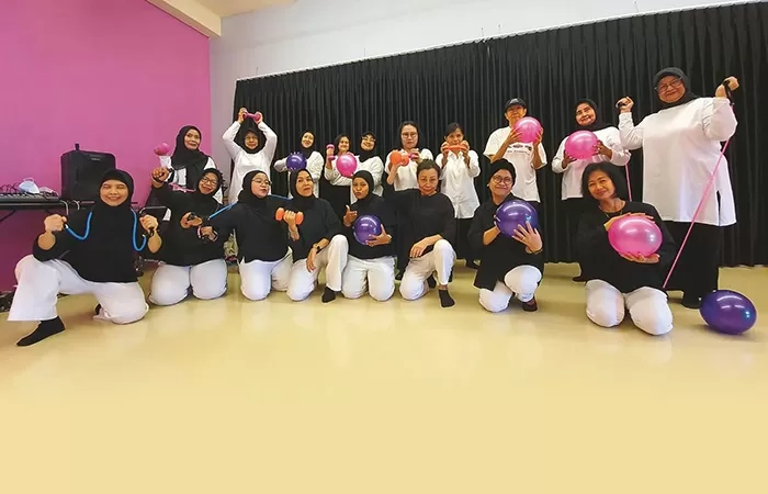 Berusia 65 Tahun, Taty Mulyati Arifin Selalu Semangat Menjemput Sehat dengan Lakoni Instruktur Yoga dan Tai Chi