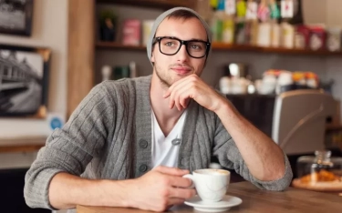 Ladies Wajib Tahu, 3 Orang dengan Zodiak Ini Merupakan Pria Paling Menawan, Ada Si Pisces yang Lembut dan Penuh Perhatian