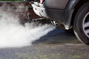 Mengatasi Mobil Keluar Asap Putih saat Mesin Dingin, Bukan Masalah Serius Tapi Perlu Diperhatikan