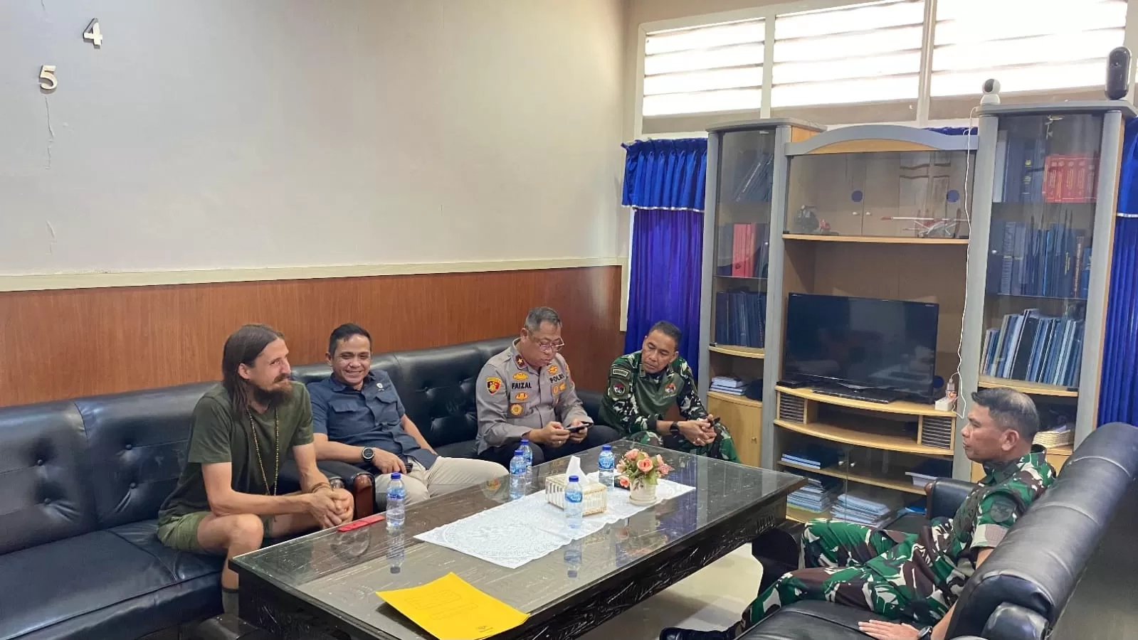 Pilot Susi Air Philip Mark Mehrtens Telah Berkumpul Bersama Keluarga, Sempat Minta Pizza Pepperoni dan Coca Cola