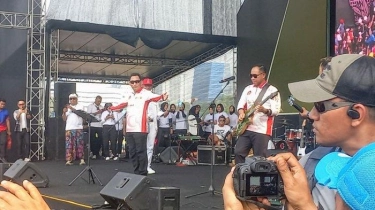 Panglima TNI dan Kapolri Duet Nyanyi Lagu Slank hingga Sheila On 7 di Pesta Rakyat HUT ke-79 TNI