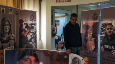 Pasukan Israel Gerebek Kantor TV Al Jazeera di Tepi Barat, Perintahkan Tutup Siaran Selama 45 Hari