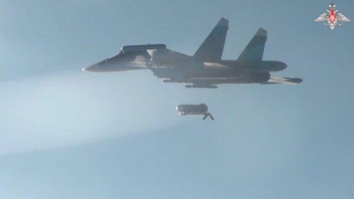 Pengeboman Sukhoi Su-34 Rusia Putus Aliran Bala Bantuan Senjata dan Personel Ukraina ke Kursk