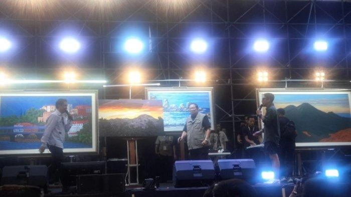 SBY Melukis Pemandangan Sunset Gunung Lawu di Panggung Pestapora 2024