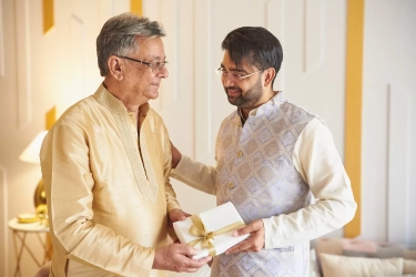 Rahasia Berbakti kepada Orang Tua: Panduan Islami untuk Anak yang Ingin Hidup Berkah dan Penuh Manfaat