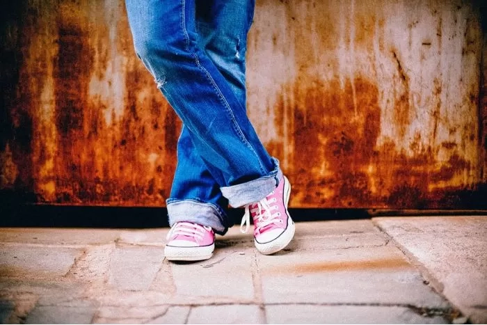 Cara Mengecilkan Celana Jeans dengan Mudah di Rumah, Tanpa Bahan Khusus Tapi Hasilnya Nyata