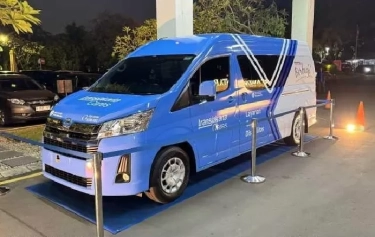 HiAce Premio Besutan Toyota Dukung Mobilitas Kalangan Disabilitas Lewat TransJakarta
