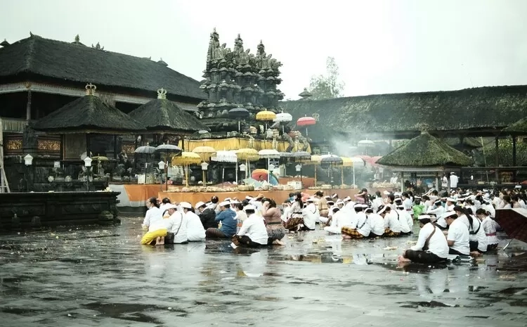 Makna Tersirat dari Peringatan Hari Galungan dan Kuningan yang Dirayakan oleh Masyarakat Hindu Bali