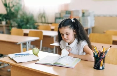 Penghapus: Sejarah Dari Awal Hingga Modern, Jenis, dan Tips Memilih untuk Anak yang Aman dan Nyaman Digunakan