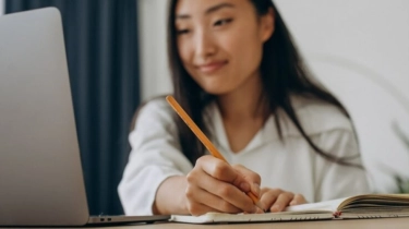 Wajibkah Pakai Pantofel Saat Tes CPNS? Begini Aturannya