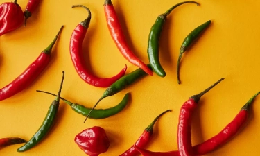 Apakah Boleh Mengonsumsi Makanan Pedas Tiap Hari? Berikut Manfaat dan Nutrisi Cabai untuk Kesehatan Tubuh