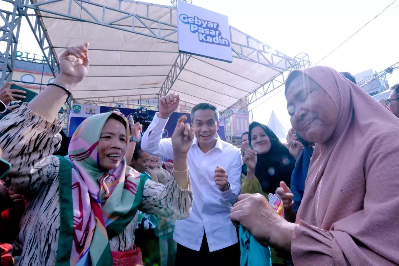 Kunjungi Gebyar Pasar Kadin, Anindya Bakrie: Harga Sedikit Naik, Pembeli Menurun
