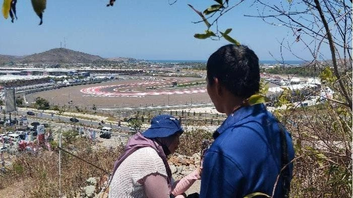 Sensasi Warlok Nonton MotoGP Mandalika 2024 Modal 5 Ribu Rupiah, Crash JM89 Terpantau Jelas