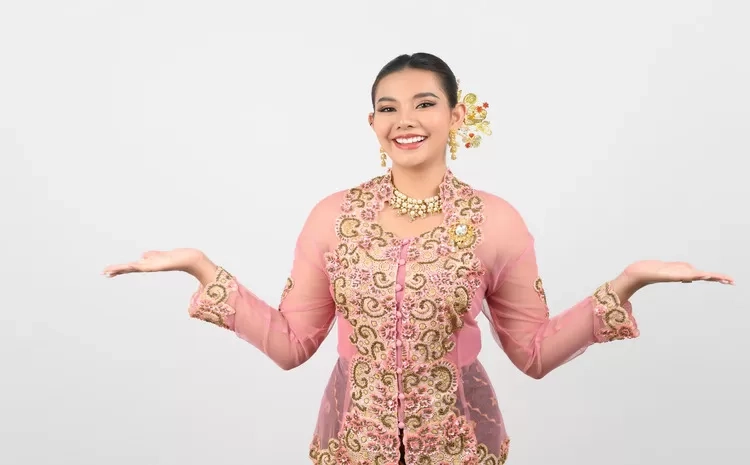 5 Inspirasi Kebaya yang Simple Tapi Elegan, Bisa Jadi Ide Outfit Kece untuk Pergi ke Acara Pernikahan!