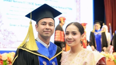 Temani Raffi Dapat Honoris Causa, Nagita Slavina Tenteng Chanel Seharga 17 Kali UMR Jakarta