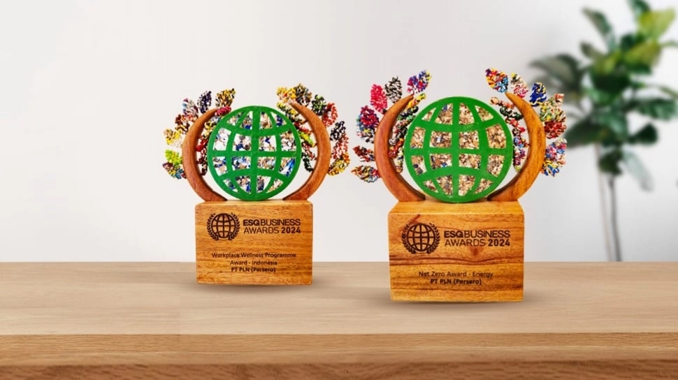 PLN Raih 2 Penghargaan Internasional dalam Ajang ESG Business Awards 2024 di Singapura