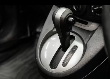 Tuas Transmisi Matic Ada yang Lurus ada yang Zig-zag, Apa Sih Bedanya?