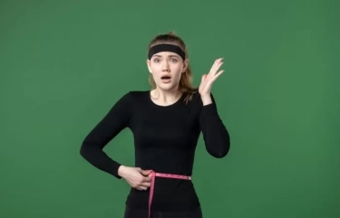 6 Perilaku Orang yang Tidak Percaya Diri dengan Berat Badannya, Takut pada Makanan hingga Olahraga Berlebihan