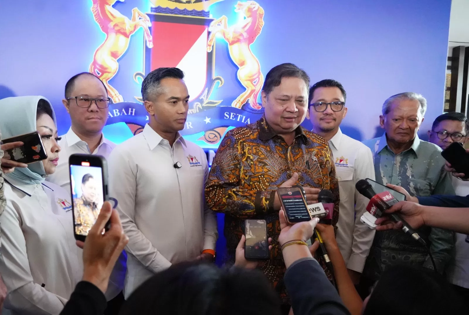 Airlangga Minta Kadin Genjot Perekonomian Negara Melalui Investasi
