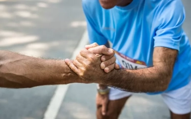 Empati Terhadap Orang Lain: 10 Perilaku yang Menandakan Seseorang Adalah Orang yang Benar-benar Baik Menurut Psikologi