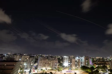 Iran Balas Kelakuan Israel, Kirim Hampir 200 Rudal ke Tel Aviv dan Yerusalem