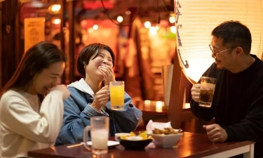 Orang yang Lebih Suka Makan di Restoran daripada di Rumah, Biasanya Menunjukkan 8 Ciri Ini