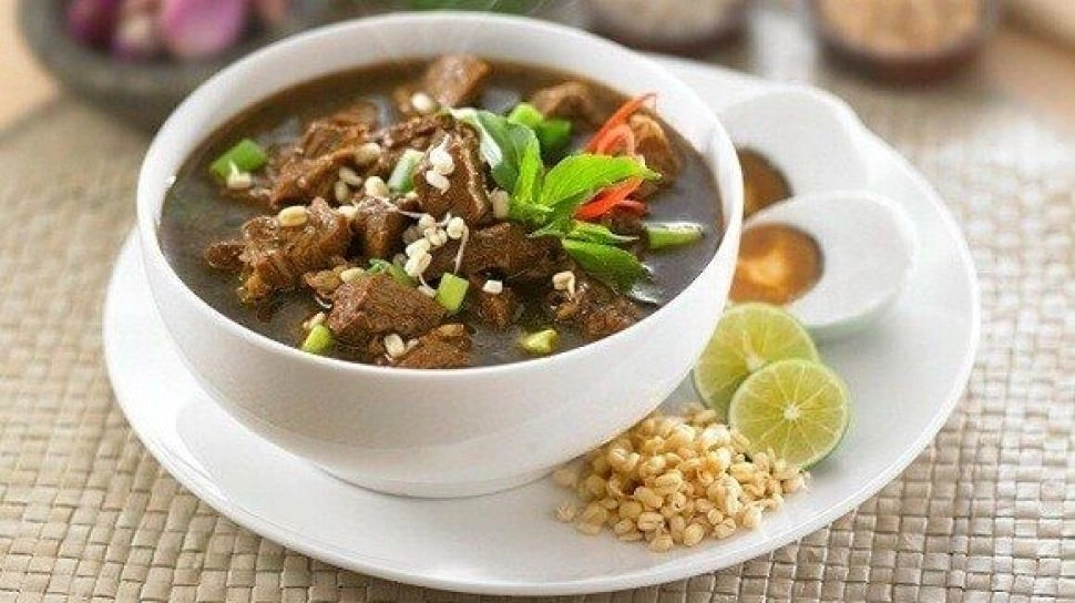 Beda Rawon Jogja vs Rawon Jawa Timur: Foodvlogger Debiprt Kena Cancel Usai Review Makanan Ini