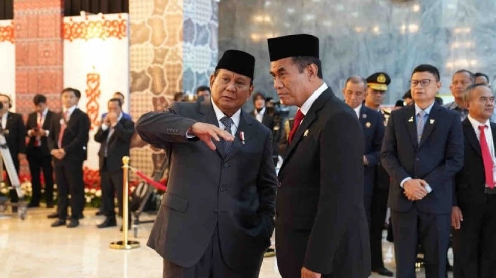Bisik-bisik Prabowo Ke Mentan Amran, Menteri Yang Paling 'Disayang'
