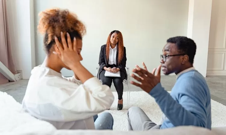 7 Cara Efektif Menjaga Energi Positif dan Kesehatan Mental di Sekitar Orang-orang Toxic