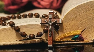 Oktober Bulan Rosario, Ini Lagu-Lagu yang Direkomendasikan Jadi Pengantar Doa Rosario