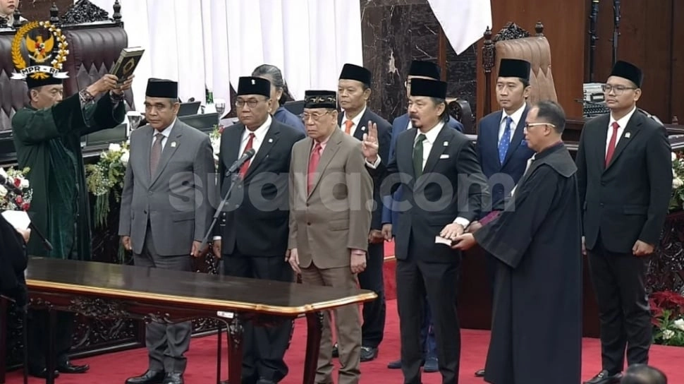 Tok! 9 Pimpinan MPR RI Periode 2024-2029 Resmi Dilantik, Ahmad Muzani Jadi Ketua