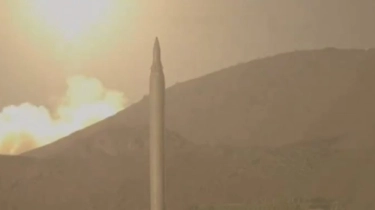 Video Detik-Detik Iran Luncurkan Rudal ke Israel, 90 Persen Tepat Sasaran tapi Meledak di Udara