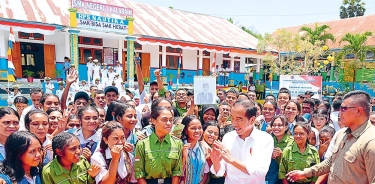 Indikator Politik Sebut 75 persen Masyarakat Puas dengan Kinerja Jokowi