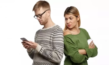 Jangan Diabaikan! Ini 7 Tanda Halus Bahwa Anda dan Pasangan Anda Kekurangan Koneksi Fisik